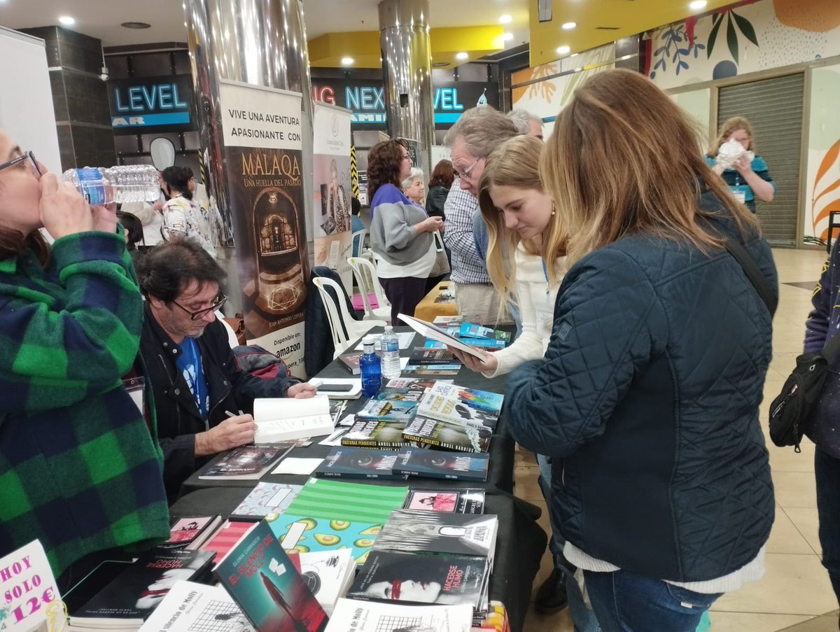 arbarrios20's tweet image. En Sevilla se han quedado muchas MANOS FRÍAS.
#LibroForumSevilla2024 muchos aficionados al género terror psicológico y suspense.
Les he deseado que pasasen mucho miedo.

#ebook en oferta a 1,99 € 
Estar muerto no es lo que pensabas.

#ebookweek24 #kindlebooks 

Enlace ⬇️⬇️