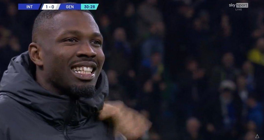 Elisa_Piccin's tweet photo. Trovatevi qualcuno che vi guardi come Thuram guarda Asllani #InterGenoa https://t.co/lhwt4RuZVy