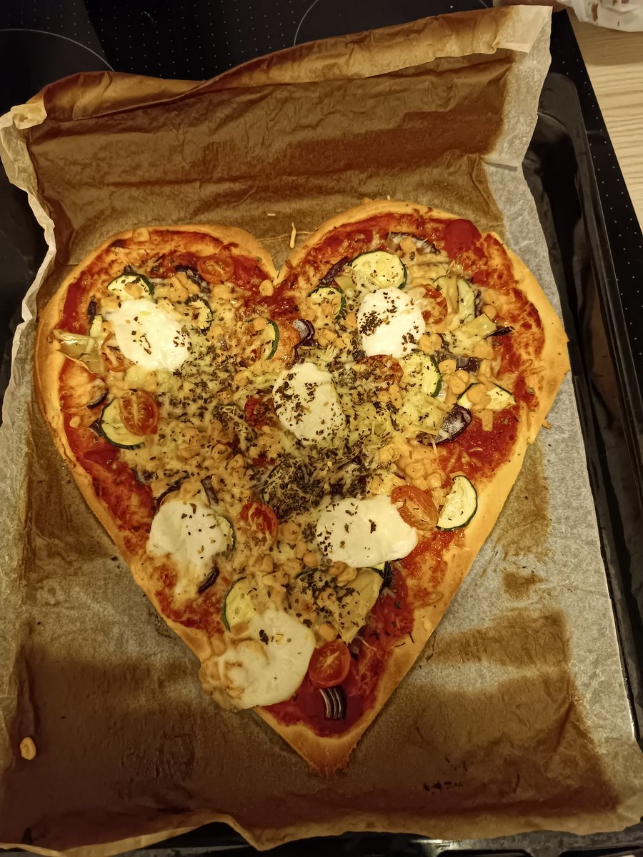 philippesquared's tweet photo. @mischialexa not married but i made it https://t.co/CGNQuD9iMF
