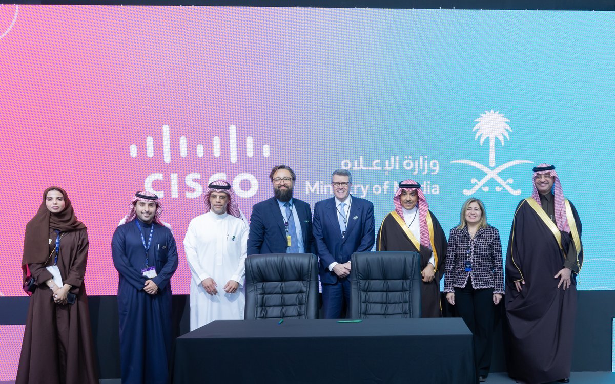 CiscoSaudia's tweet image. A Memorandum of Understanding (MoU) was signed between Cisco and Saudi Arabia’s Ministry of Media to collaborate on smart building infrastructure leveraging advancements in AI and security to support the Ministry’s innovation agenda at #LEAP24.

@media_ksa
#CiscoLEAP #CiscoSaudi