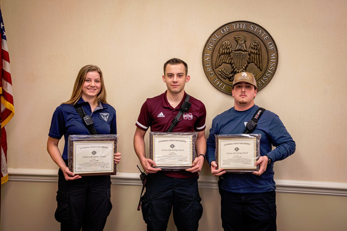 Live-saving heroes...3 @msstate students were recognized with the Oktibbeha County Fire Service Citizen Life Saving Award. Congrats to Kylie LaBelle, senior #MSUCFR wildlife, fisheries & aquaculture major; Samuel Boin, @MSUECE1 major; and Jack Edwards, @MSUBusiness major.