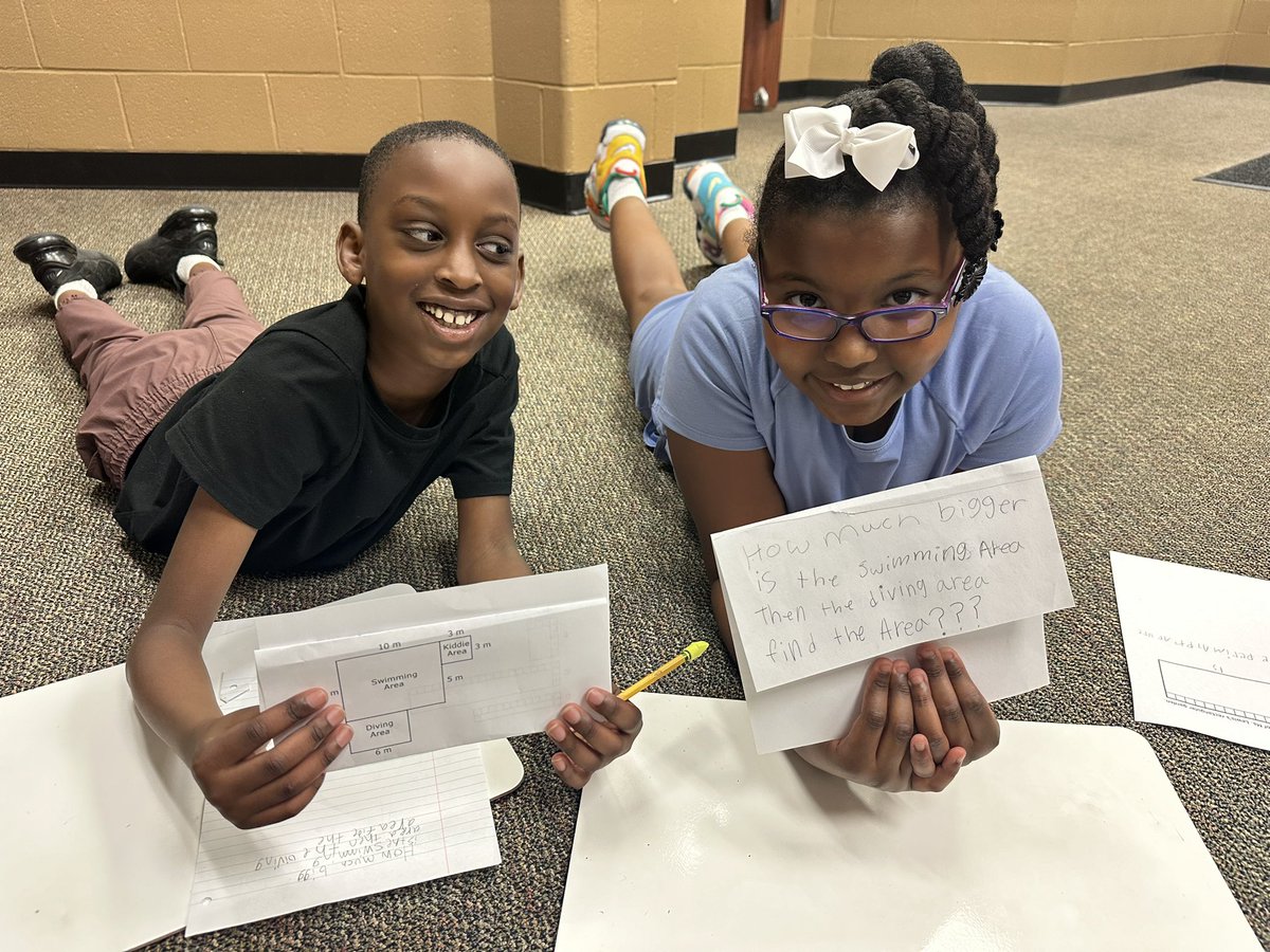 KBonilla_Math's tweet photo. Many questions for the same picture. #writingquestions @MrsPaul_LSE @HumbleElemMath https://t.co/7hcB1pEOl9