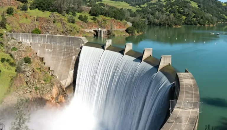 🇩🇿#Algérie - Voici le taux national de remplissage des barrages.

Dans une déclaration faite ce lundi à nos confrères de la radio de Sétif, le directeur du contrôle, d’entretien et d’exploitation de l’Agence nationale des barrages et des transferts (ANBT), M. Ali Boutata a