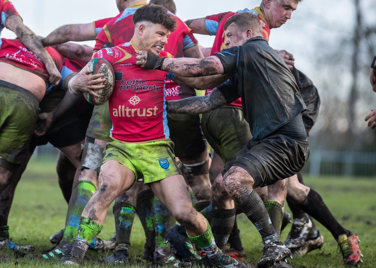 Few would have expected anything other than a win for <a href="/Bargoedrfc/">BargoedRFC 🏉</a>, despite <a href="/newbridgerfc/">Newbridge Rugby</a> coming into the match as one of only 2 teams to take a win so far this season. 

And so it was as a classy Bargoed made light of the  conditions to take a 27-3 win

sianparry.com/Sport/Rugby/Me…