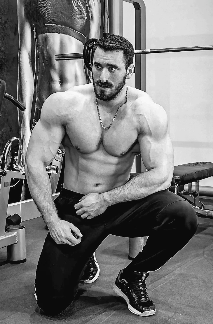 Fitness coach Marko
Height: 190 cm / 6′ 3″
Weight: 110 kg / 243 lbs
#Srbija #Serbia