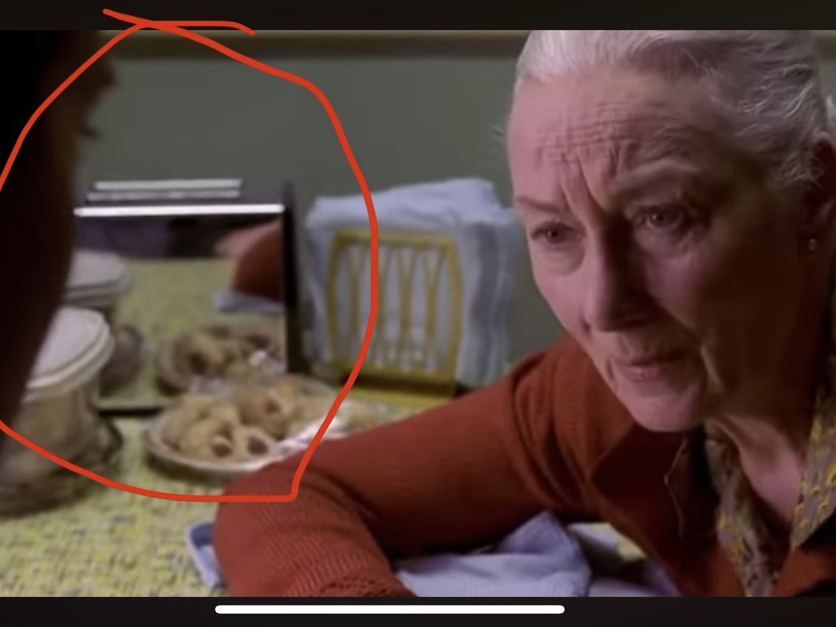 the_Bradster007's tweet image. Aunt May wanted a free toaster, but she already had one at home! Is she stupid?!