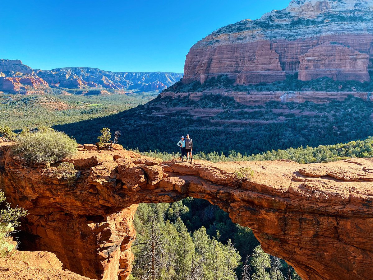 JaredKraus's tweet photo. @lernvsradio The Devil’s Bridge and Cathedral Rocks were our favorite hikes. Make sure you get there at dawn to avoid the crowds.

Depending on in which part of Sedona you’re staying, I’ve plenty of food recommendations as well. https://t.co/uAFy8JH5vM