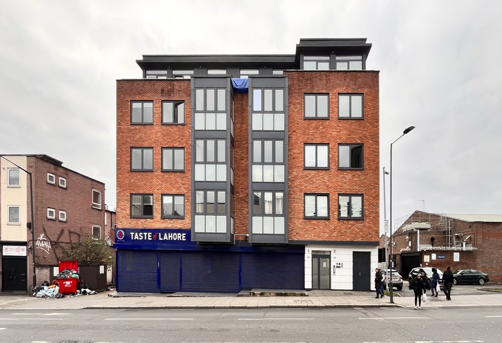 smuirproperties's tweet photo. I have a couple of stunning two bed flats in Willesden, North West London. On the market with myself and another agent Dayalan Mahesan 

The link below is for the property on the market at £425,000. We have another for £390,000. 

Get in touch if you’re interested! https://t.co/btjJE8pzf1