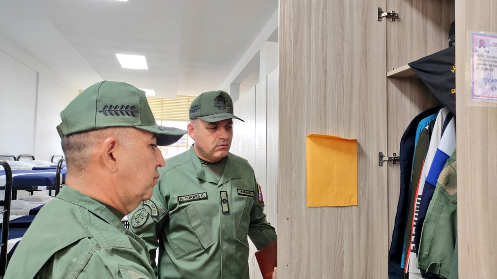 Universidad Militar Bolivariana de Venezuela (@umbv_fanb) on Twitter photo Las autoridades de la <a href="/Umbv_Fanb/">Universidad Militar Bolivariana de Venezuela</a> se reunieron en la <a href="/ameb_vzla/">𝗔𝗰𝗮𝗱𝗲𝗺𝗶𝗮 𝗘𝗷𝗲́𝗿𝗰𝗶𝘁𝗼</a> con la finalidad de inspeccionar los espacios para el alojamiento de los cadetes que competirán en los 4to Juegos Mundiales de Cadetes Venezuela 2024.
#4marzo #Cadetes #RumboAlMundialDeCadetes2024 #FANB Las autoridades de la <a href="/Umbv_Fanb/">Universidad Militar Bolivariana de Venezuela</a> se reunieron en la <a href="/ameb_vzla/">𝗔𝗰𝗮𝗱𝗲𝗺𝗶𝗮 𝗘𝗷𝗲́𝗿𝗰𝗶𝘁𝗼</a> con la finalidad de inspeccionar los espacios para el alojamiento de los cadetes que competirán en los 4to Juegos Mundiales de Cadetes Venezuela 2024.
#4marzo #Cadetes #RumboAlMundialDeCadetes2024 #FANB
