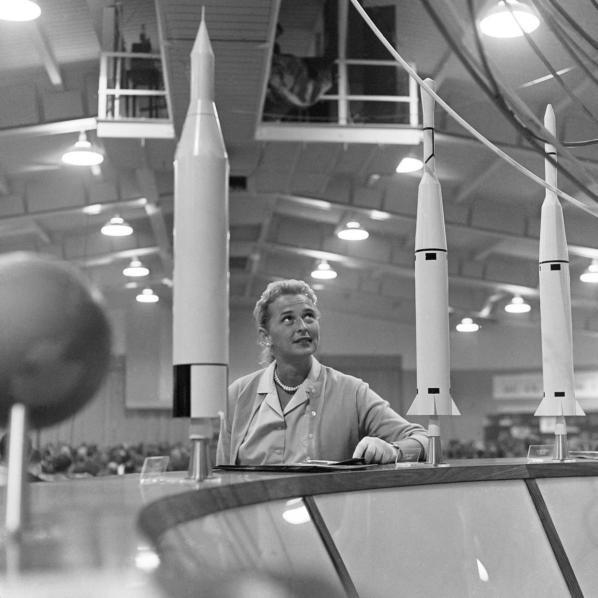 loretahur's tweet photo. #TalDíaComoHoy en 1931, nace Jerrie Cobb. Fue parte del programa secreto Mercury 13 para llevar al espacio a la 1ª mujer 🚀. No sólo pasaron pruebas físicas y psicológicas sino que, en algunas superaron las marcas masculinas. En cuanto la NASA se enteró, lo canceló.

#WomenInSTEM https://t.co/BUhUTupCub