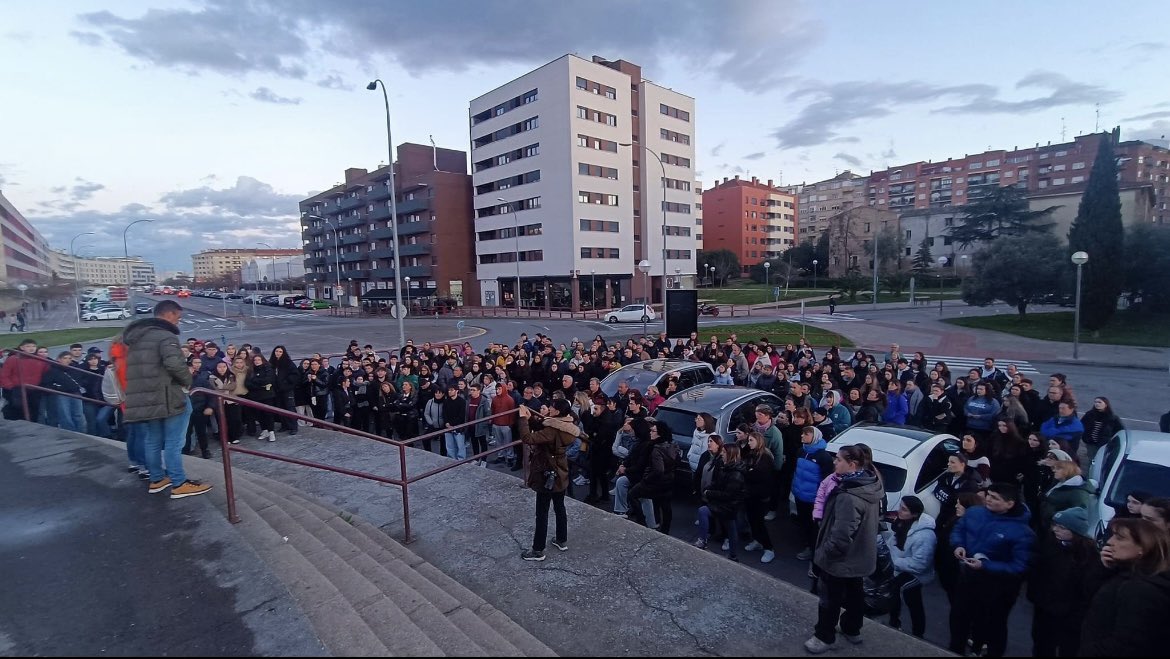 <a href="/A3Noticias/">Antena 3 Noticias</a> <a href="/informativost5/">Informativos Telecinco</a> <a href="/noticias_cuatro/">Noticias Cuatro</a> <a href="/laSextaTV/">laSexta</a> Seguimos buscando a Javier Márquez!!

Mañana Martes 5 Marzo, se hará una quedada a las 9:30h de la mañana en la Plaza de Toros de #Logroño #LaRioja <a href="/AytoLogrono/">Ayuntamiento Logroño</a> 

Contamos contigo! El tiempo prima en estas circunstancias 🤞🏽🙏🏽