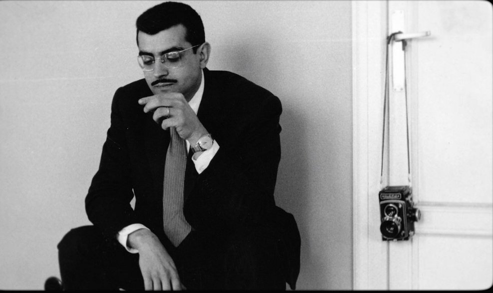 ⚫ S'ha mort el fotoperiodista Ramon Masats als 92 anys.
Nascut a Caldes de Montbui, solitari i d'esperit creatiu, irònic intuïtiu, va renovar la fotografia del país.
El seu millor retrat, a <a href="/Impres_TVE/">Imprescindibles TVE</a> 
<a href="/AgrupFotogdeCAT/">Agrupació Fotogràfica de Catalunya</a>

rtve.es/play/videos/im…