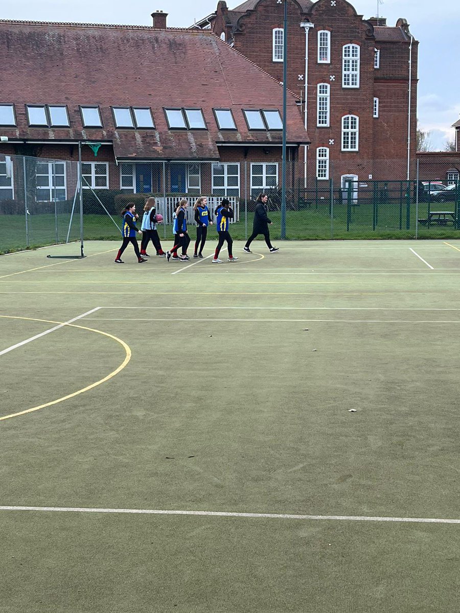 kesacademy's tweet image. Second part of house football ⚽️ 
Also house netball 🏐
62 students on a Monday enjoying sport and the house system 🔵⚫️🟢🟡
#teamworkmakesdreamwork