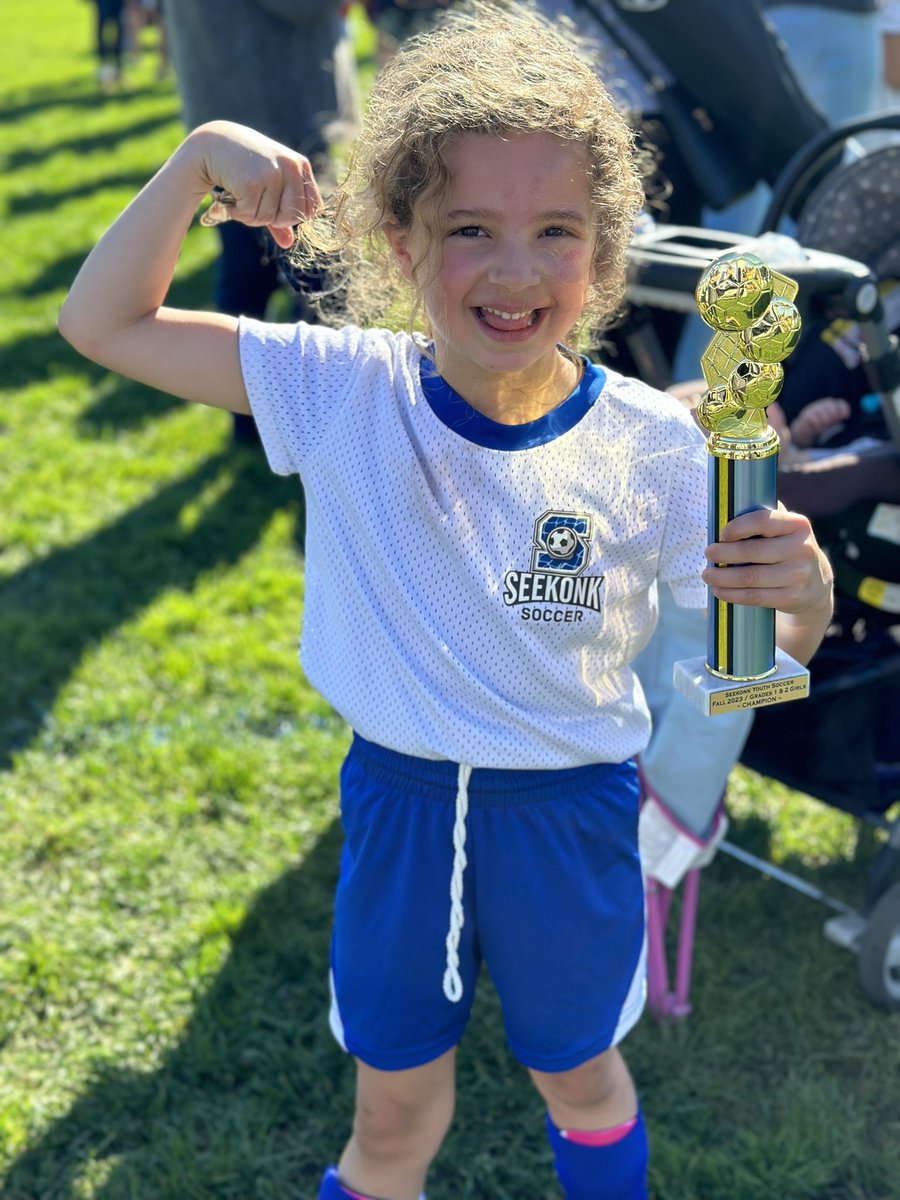 Coach_Azulay's tweet image. Can’t believe our #1 turned 7 today…wether it’s scoring the championship winning goal, eating burgers in Boston, running on the beaches of Cape Cod or picking apples up north, we love you for you! Don’t grow up to fast baby girl!#littlewarrior