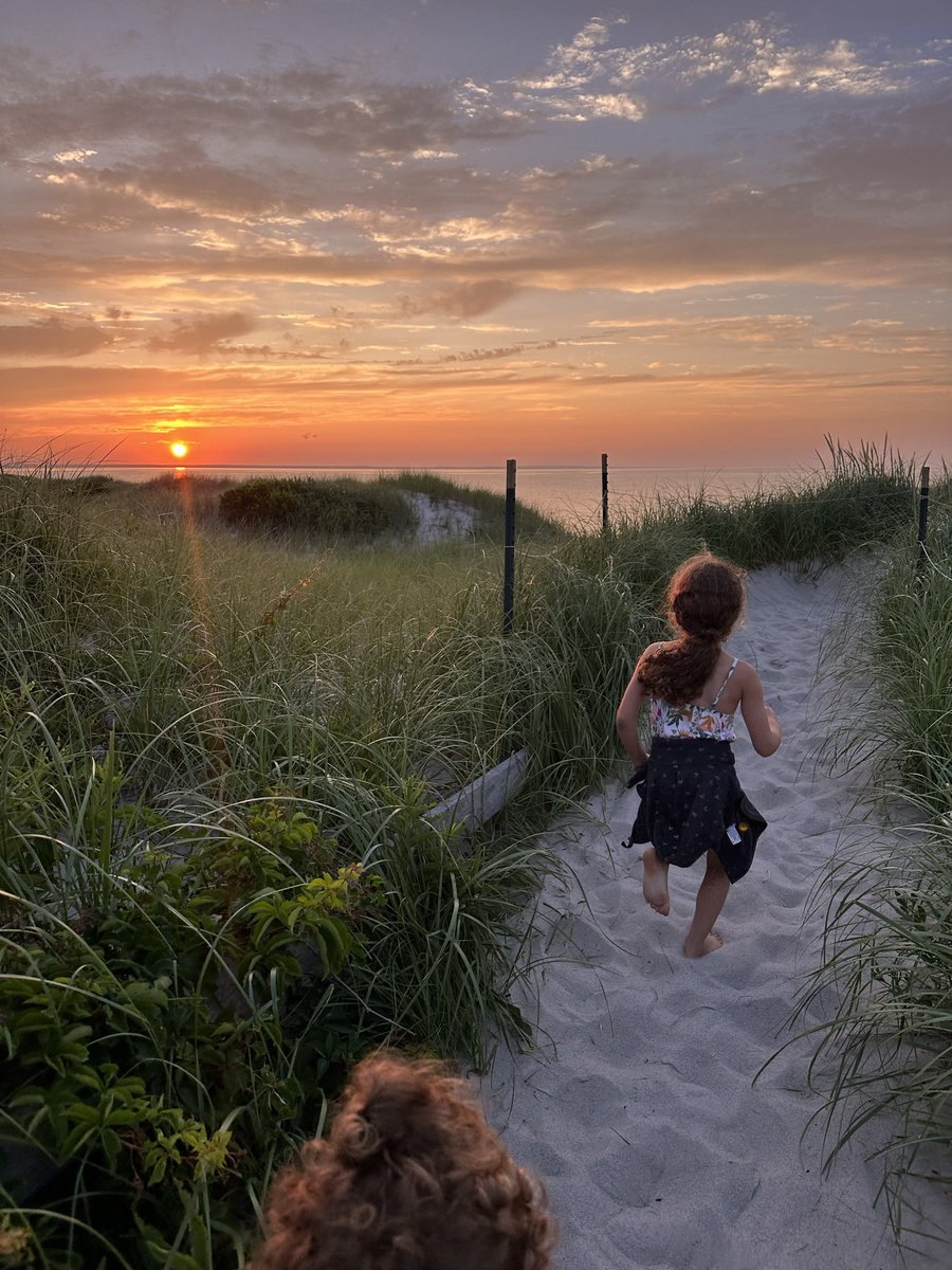 Coach_Azulay's tweet image. Can’t believe our #1 turned 7 today…wether it’s scoring the championship winning goal, eating burgers in Boston, running on the beaches of Cape Cod or picking apples up north, we love you for you! Don’t grow up to fast baby girl!#littlewarrior