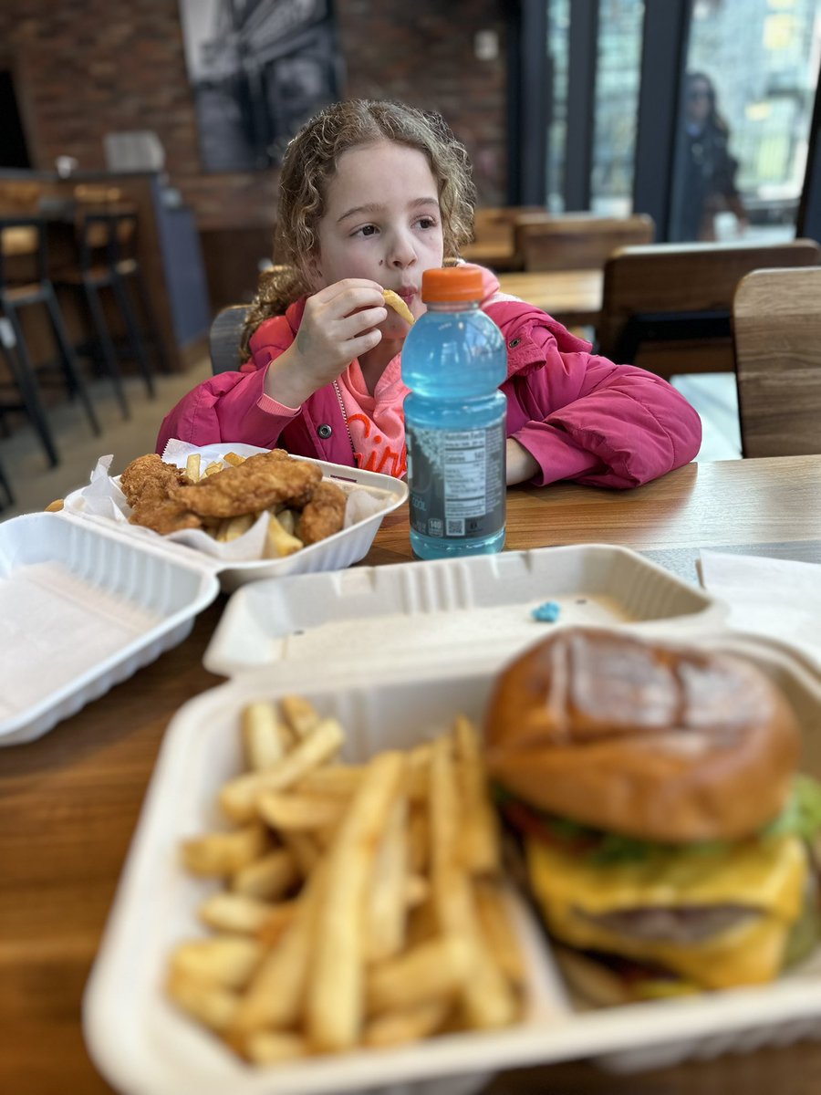 Coach_Azulay's tweet image. Can’t believe our #1 turned 7 today…wether it’s scoring the championship winning goal, eating burgers in Boston, running on the beaches of Cape Cod or picking apples up north, we love you for you! Don’t grow up to fast baby girl!#littlewarrior