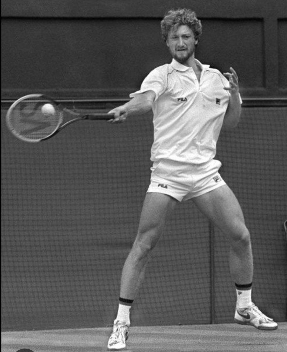 pvigano65's tweet image. #itsmylife Celebro il #WorldTennisDay ricordando una leggenda di nicchia, #GattoneMecir . Qualcuno giura di averlo visto superare la linea di fondo campo … #tennis #mitideltennis