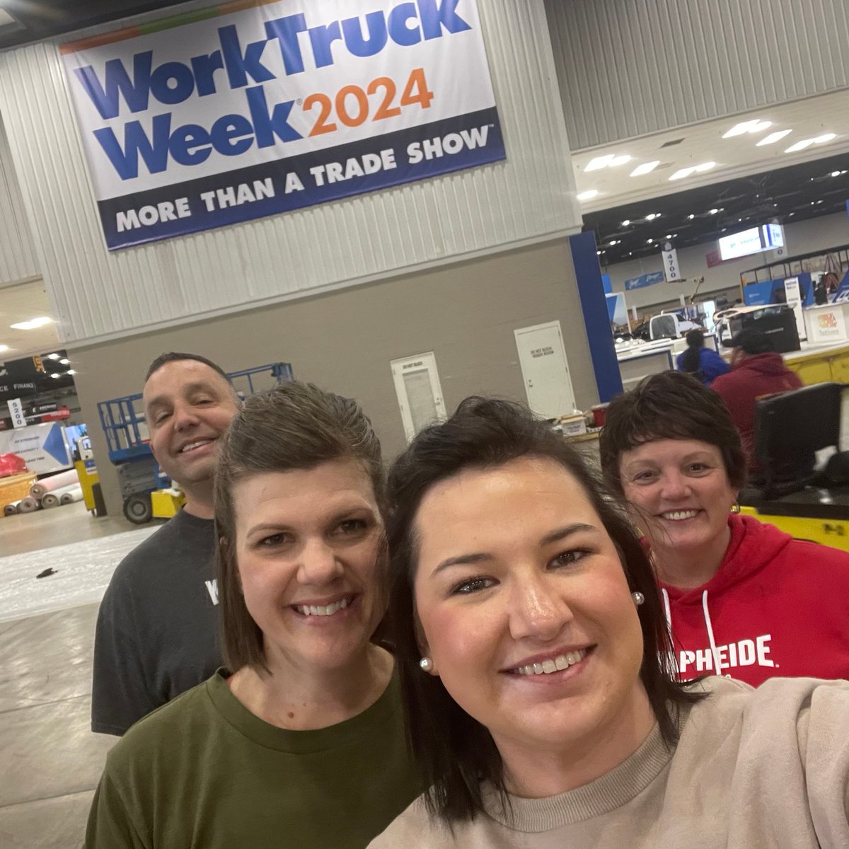 Knapheide1848's tweet photo. We’reeeee baaaaacck! Did you miss us?
#Knapheide #Indianapolis #WorkTruckWeek #Booth2001 #WTW24 https://t.co/fPUL8wymbS