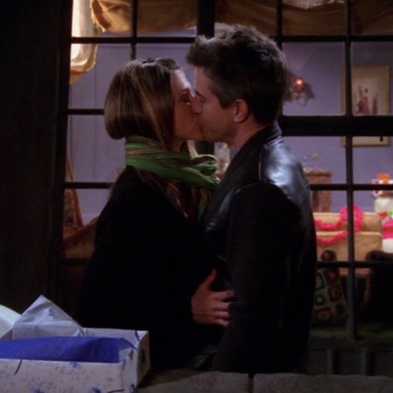 no context sitcoms ☮︎ 🍉 tweet media