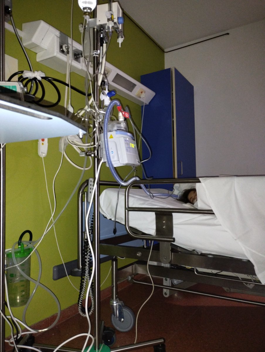 Después de un mal finde...hoy regreso al futuro... un inicio de año donde he estado más el sofá azul q en casa.