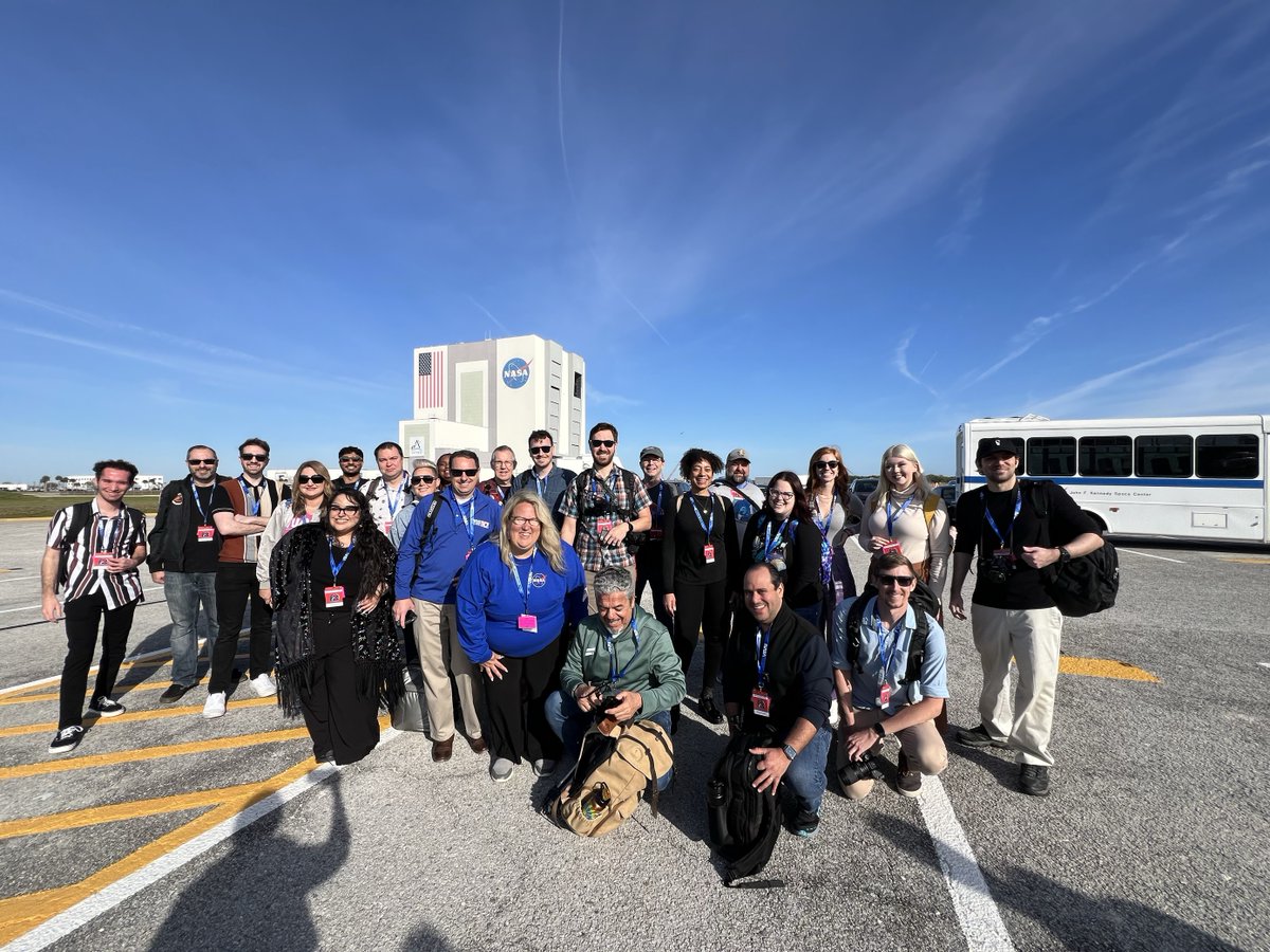 DrWd40's tweet image. A few group shots from the #Crew8 #NASAsocial! Such an amazing experience that any creator big or small can apply to be a part of. Some highlights (besides the launch) include meeting @Astro_Flow, @Astro_Nicole, and even @SenBillNelson! #nasakennedy @nasasocial @NASAKennedy