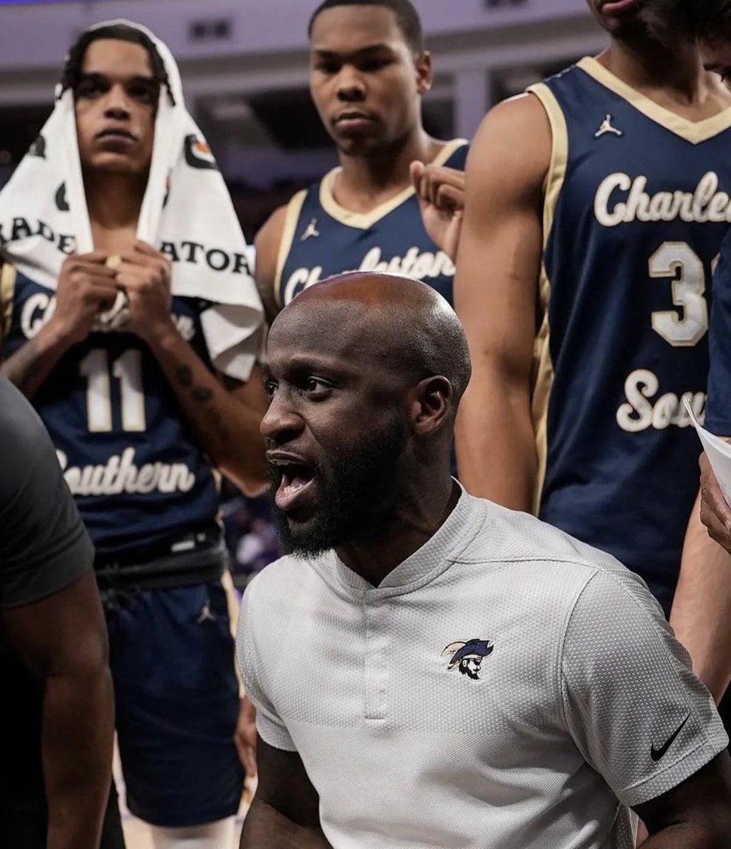 CSUNIV's tweet photo. Please join us in welcoming on our 13th head men's basketball coach in program history, Coach Saah Nimley!🏀 Best swishes, coach!😉 #GoBucsGo

https://t.co/4QQJotCPQJ https://t.co/mcOTsChHgK