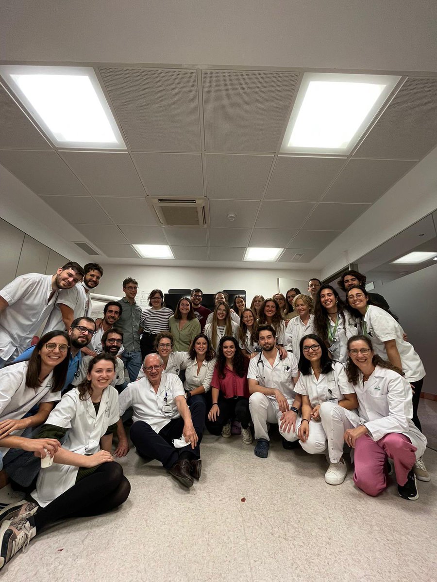 ¡Futuras y futuros R1!

Nuestra línea de mensajes privados está abierta para contestar dudas y contaros lo que necesitéis, si os estáis planteando Medicina Interna en nuestro hospital. Además, ¡muy pronto daremos toda la información de las puertas abiertas!