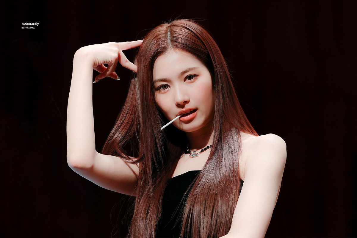 sana pics tweet media