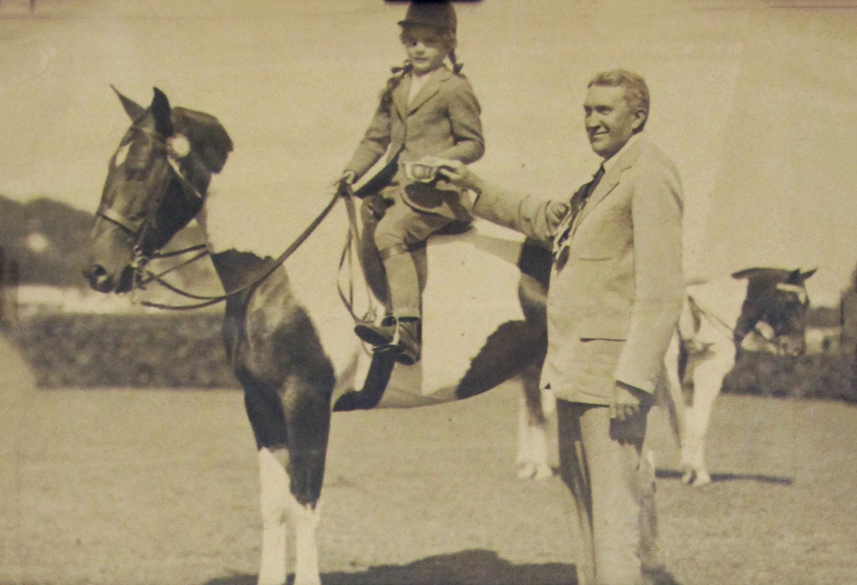 Jacqueline Bouvier was only a year old when her mother Janet put her on a horse. By the time she was 11, Jackie had already won several national championships. jfk.artifacts.archives.gov/objects/581/ph… #MoreThanFirstLadies #WomensHistoryMonth