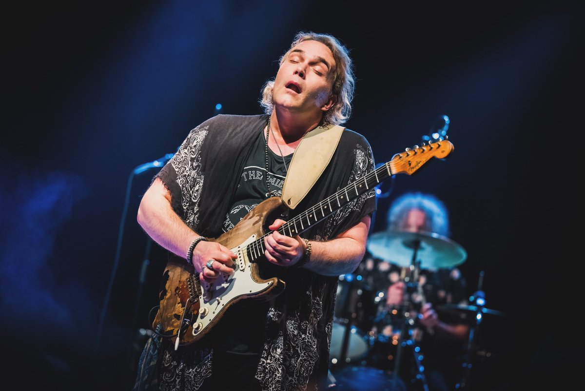 @philipsayce has spent his adult life thrilling audiences and the release of #TheWolvesAreComing is an invitation for Blues In Britain’s @LizMedhurst to take shelter in the sheer power of Sayce’s music. Run like the wolf! 📸 Marco Van Rooijen