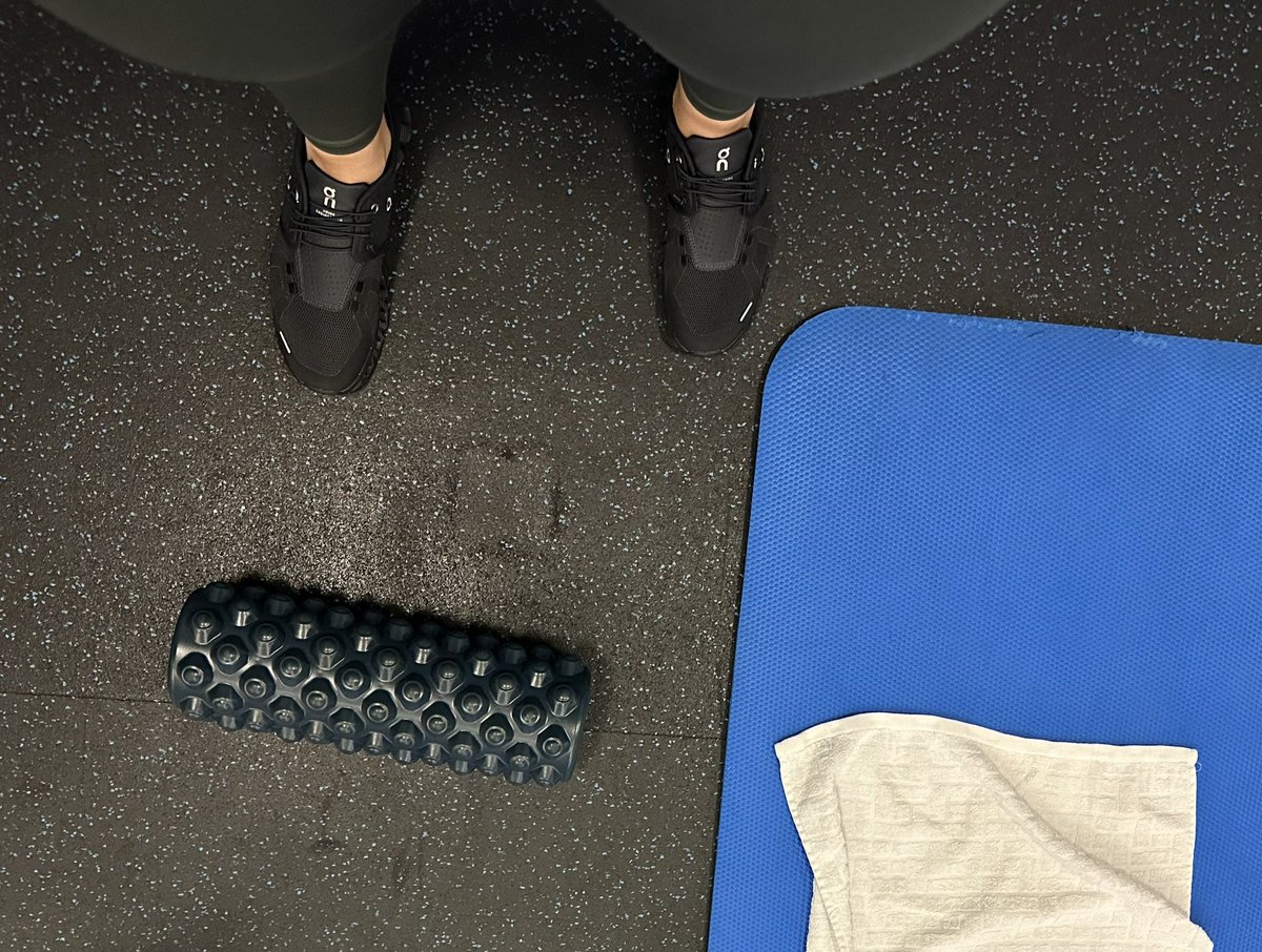 Svaka kap znoja je nota u simfoniji transformacije, a pod teretane svjedoci tihoj upornosti onih koji dolaze, dan za danom. 💪🏻  

#NeverGiveUp