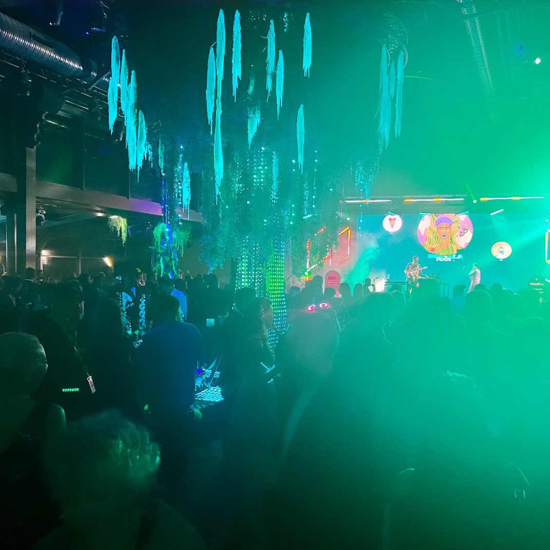 damaderoca's tweet image. That WOW gala tho #NFTParis