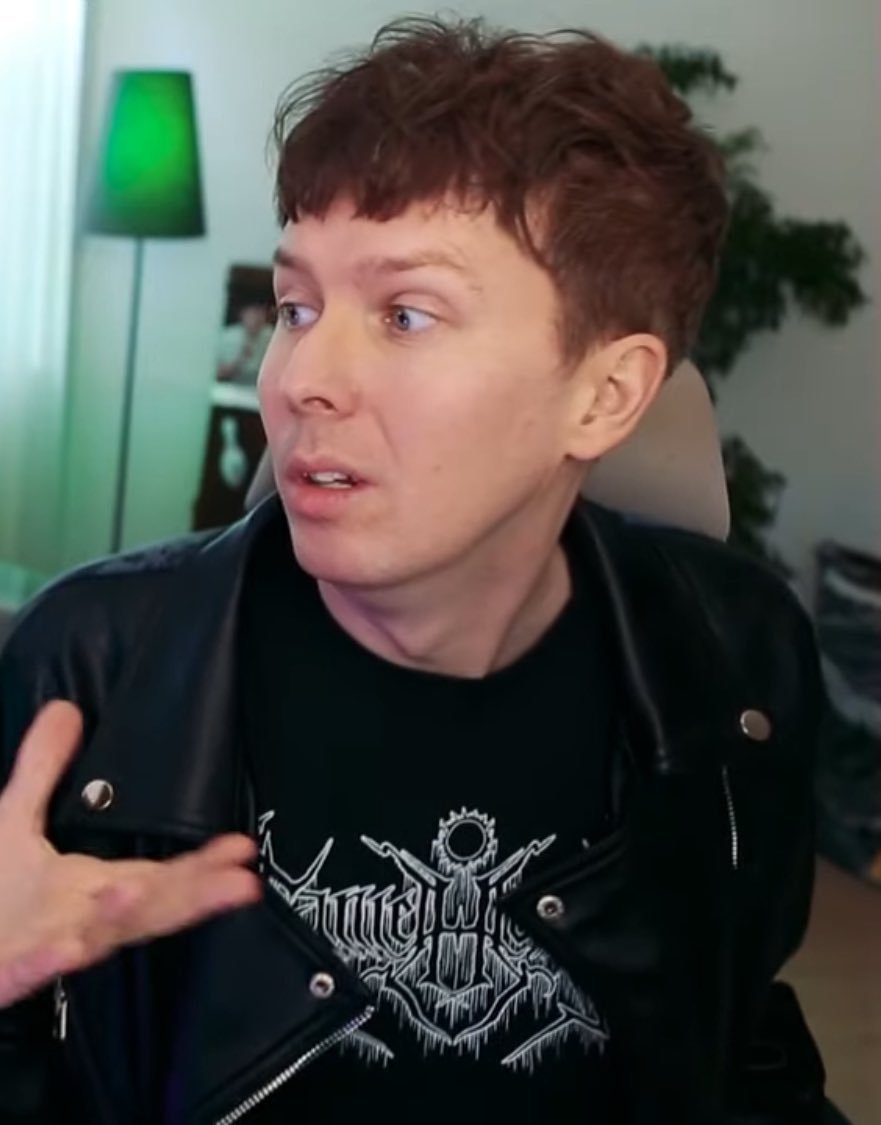 Imagine being 18 in 2009 and getting absolutely obsessed with this emo guy online and then fast forward 15 years and he’s wearing YOUR merchandise from YOUR international stage show in YOUR SHARED HOUSE TOGETHER