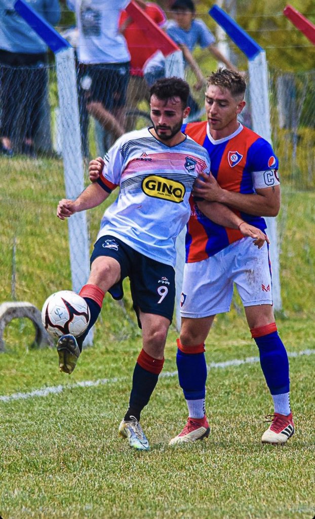 NatalioNegrin's tweet photo. Recala en el Decano…
Ronaldo Barrios es nuevo jugador de @CACentral_OFI pidió pase y se trasformará en jugador Decano.
Lucas Martínez está muy cerca de llegar también en días se podrá resolver https://t.co/jyr2u4XVgE