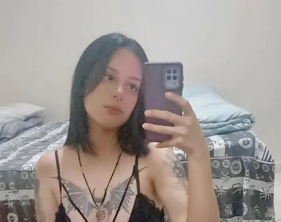 vaneraga's tweet image. bruja