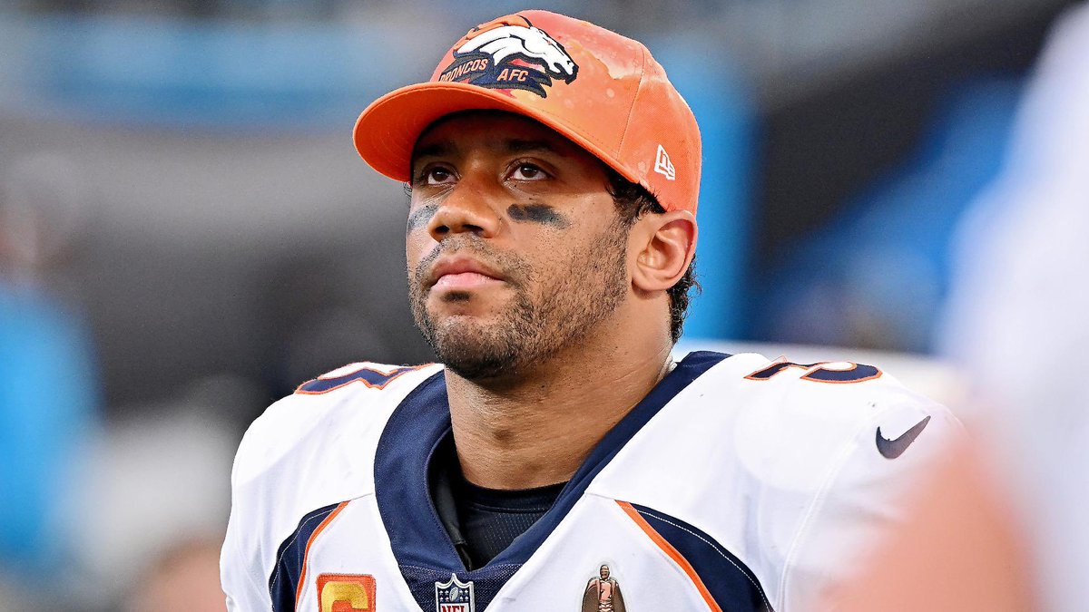 DailyBroncos's tweet image. BREAKING: The Broncos are releasing QB Russell Wilson
