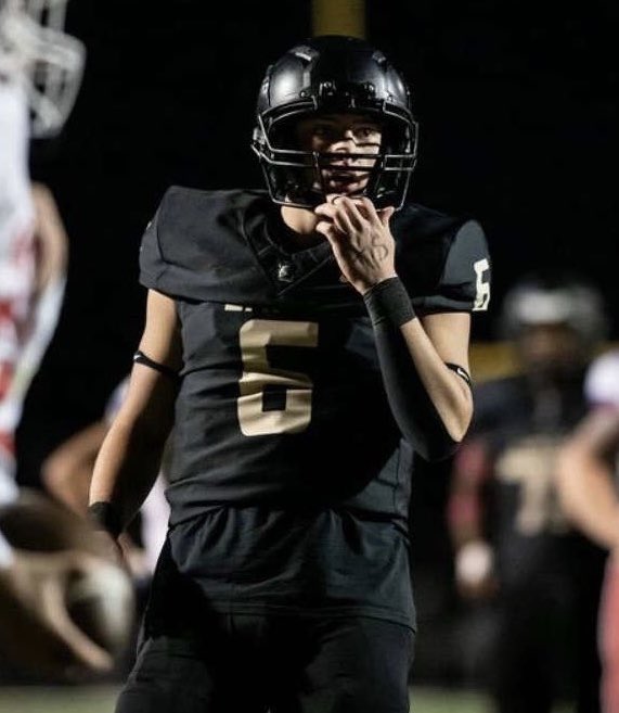 lnalex6's tweet image. 100% Committed! Thanks @CoachBCullen @CoachAbbs @CoachRRiley @TrineThunderFB @colejalex26 @WillAle48145276