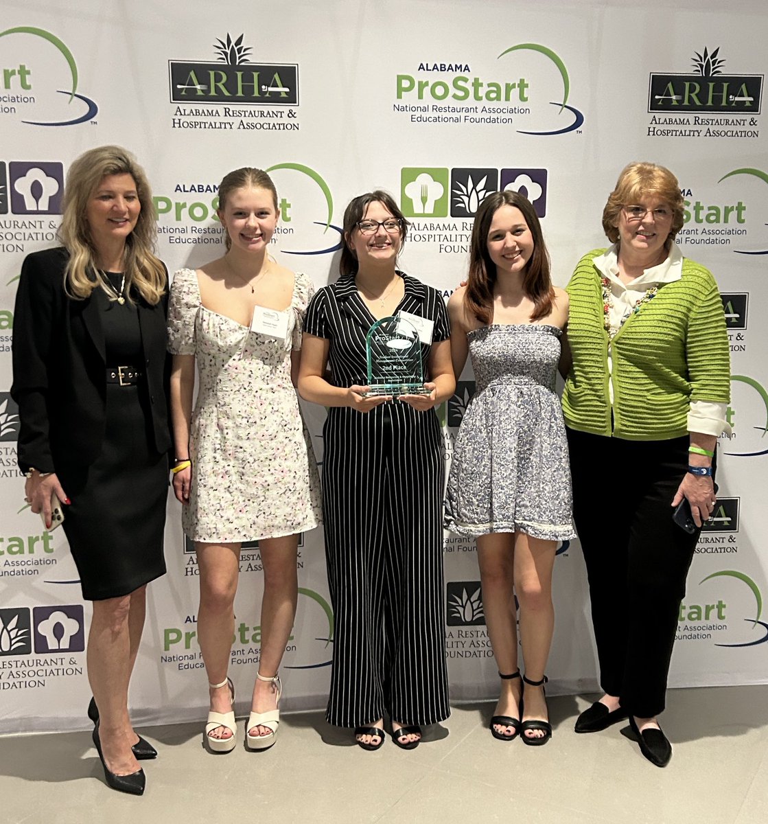 TechCoachSCCS's tweet image. Congrats to the Eden Career Tech’s Culinary Management Team for taking 2nd place at the 2024 ProStart Competition! ⁦@sccboe⁩ #alabamaprostart