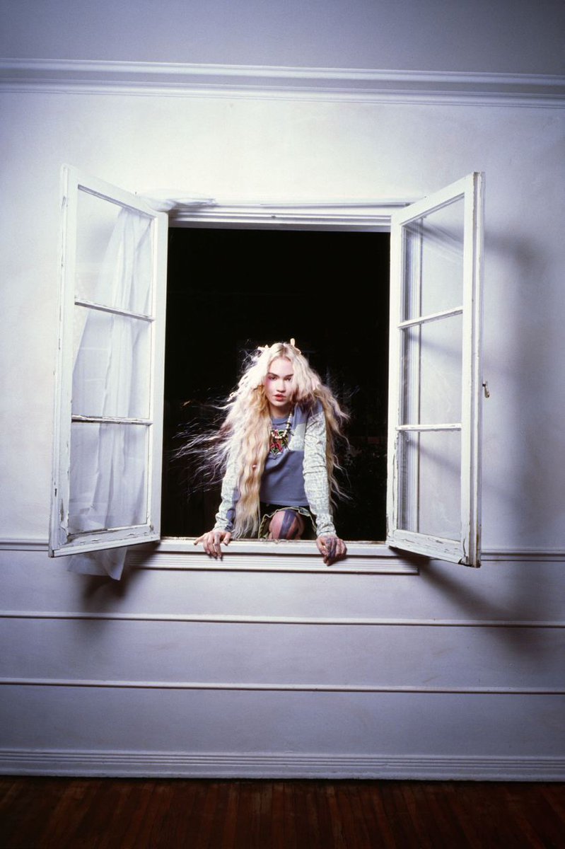 warnymphzsz's tweet photo. grimes for heaven by marc jacobs, 2024 👼🗡 https://t.co/AIHMjhRUhx