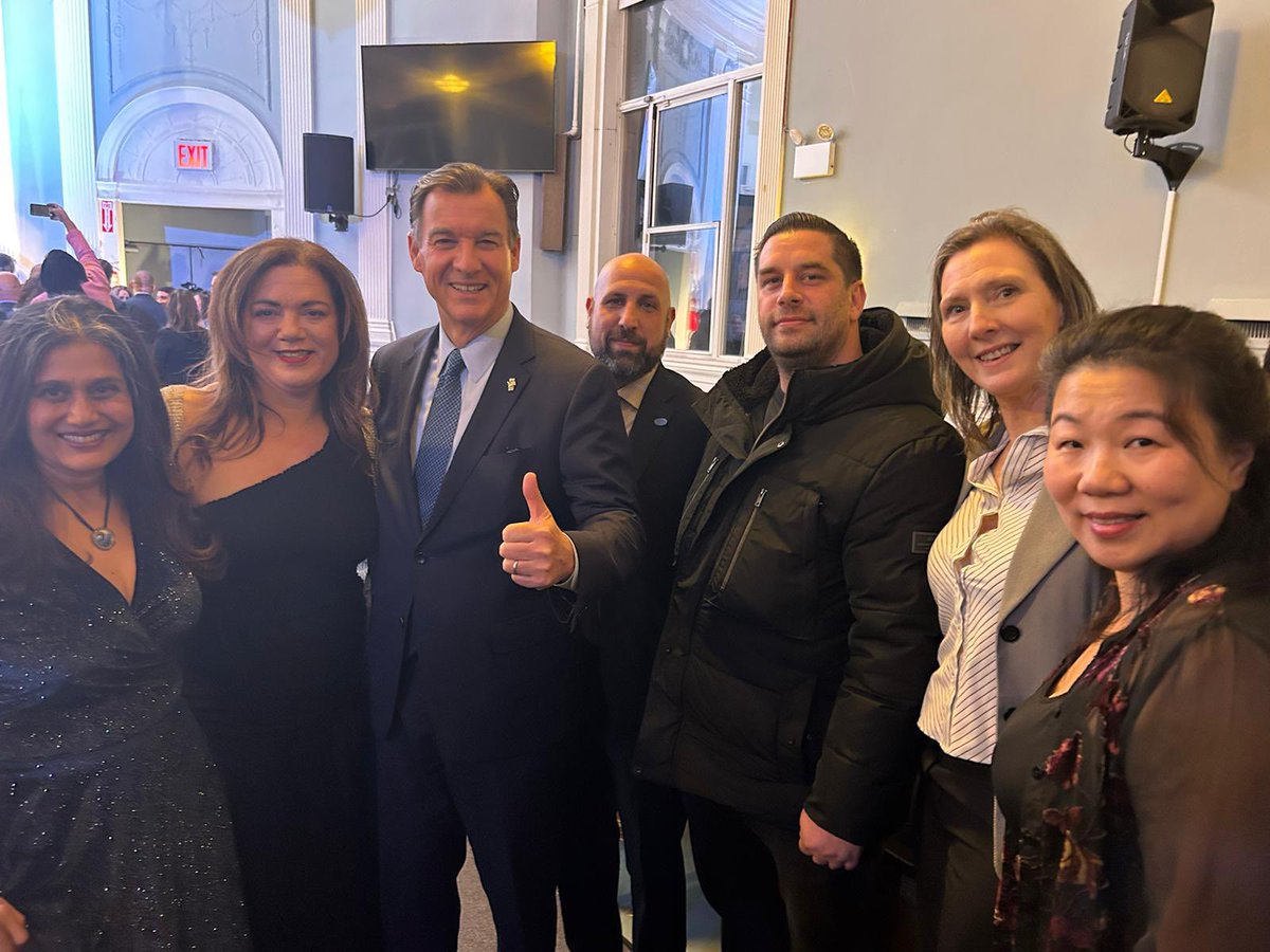 Tonight: Some of our awesome members stopped by newly-elected Rep. @Tom_Suozzi’s “Thank You” celebration. These folks-plus many other @UFT volunteers-worked HARD to do their part to get Rep. Suozzi back into office. Your phone banking and canvassing and made this possible.