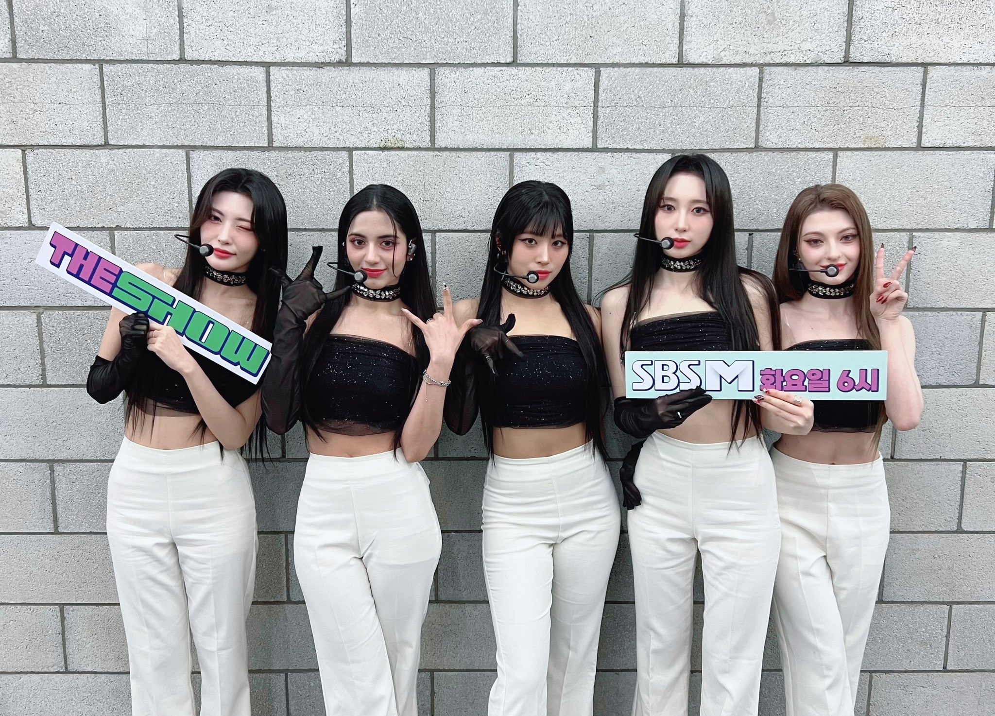 GH31vm-aEAAd9pq?format=jpg&name=large