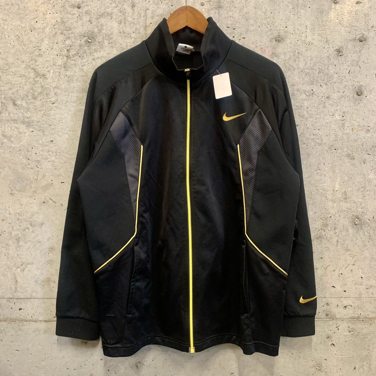 GASLAMPSQUARE_2's tweet image. ⚽️#trackjacket #トラックジャケット #古着ジャージ ⚽️
色とりどりなトラックジャケット入荷しております☝︎
イカした配色は動きが早いです〜お早めにどうぞ✴︎
.
#gaslampsquare下北沢店
#ガスランプスクエア下北沢店