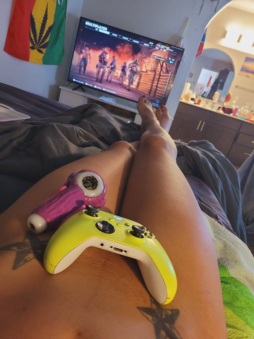 Who can beat me in COD? If you win I'll let you pick the prize. New post on my OF. Cum with me  #onlytrans<a href="/tag/onlyfanscreator"class="tags"><span>#onlyfanscreator</span></a><a href="/tag/onlytrans"class="tags"><span>#onlytrans</span></a>