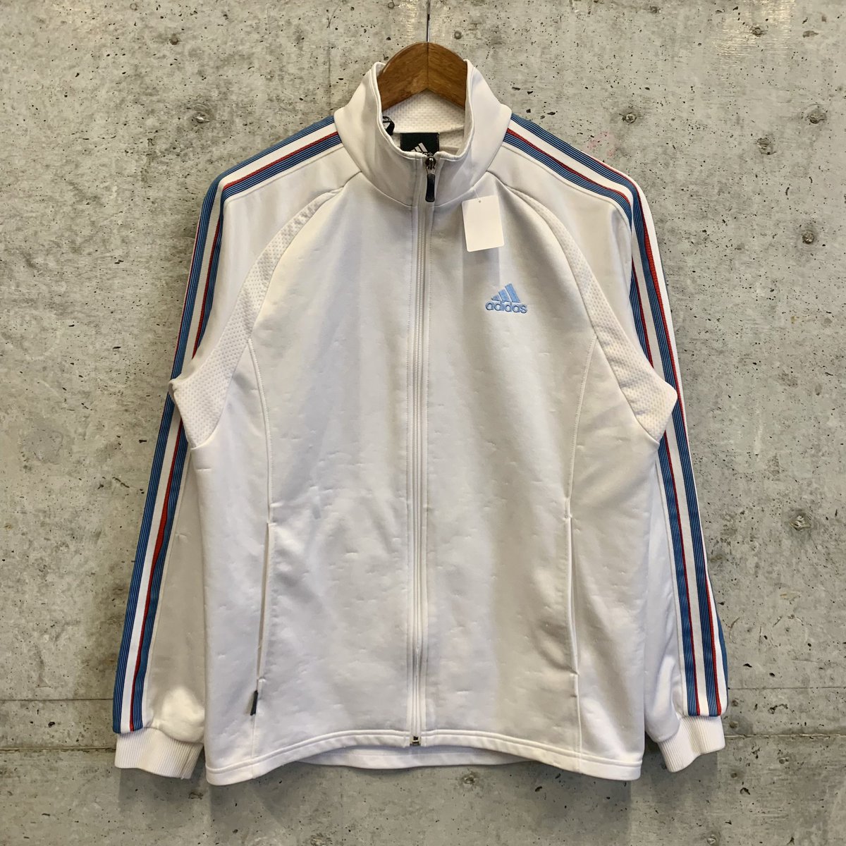 GASLAMPSQUARE_2's tweet image. ⚽️#trackjacket #トラックジャケット #古着ジャージ ⚽️
色とりどりなトラックジャケット入荷しております☝︎
イカした配色は動きが早いです〜お早めにどうぞ✴︎
.
#gaslampsquare下北沢店
#ガスランプスクエア下北沢店