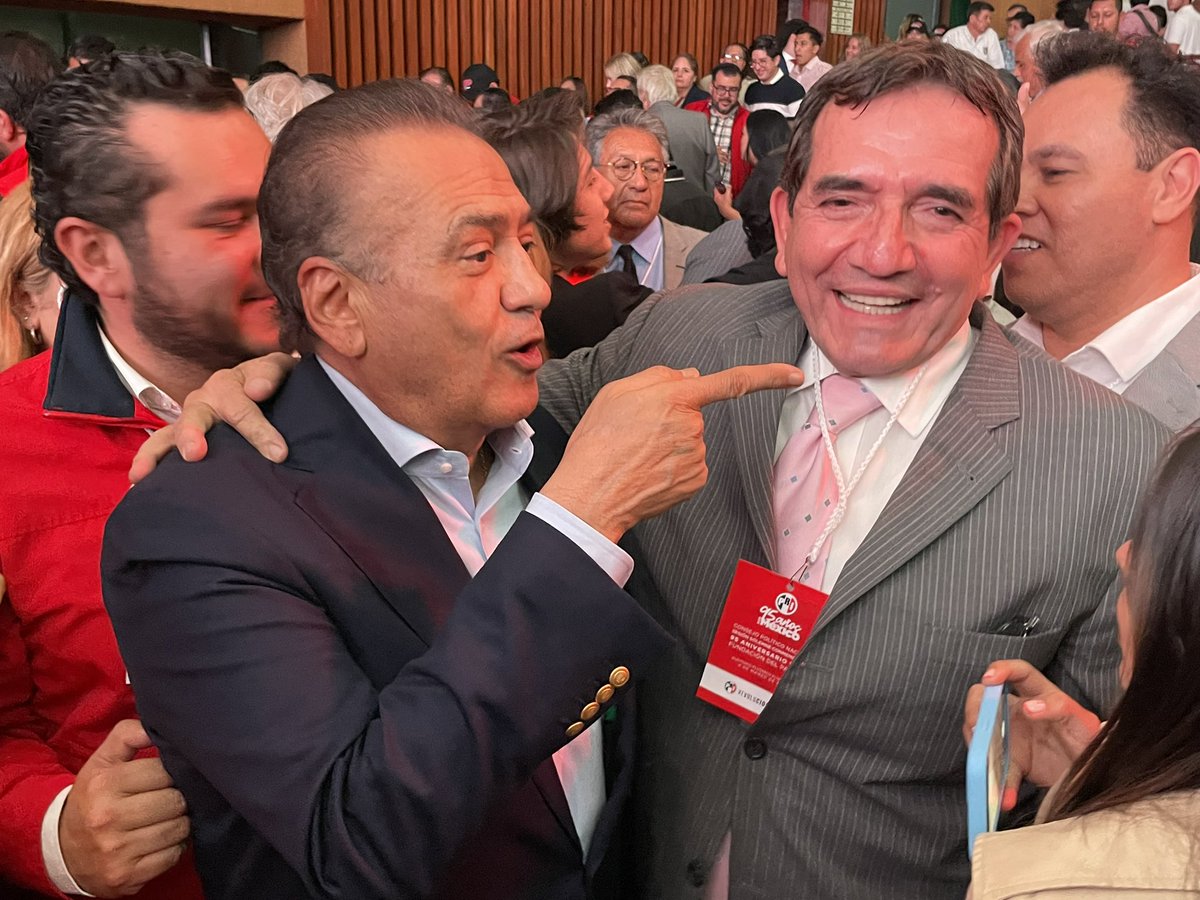 melesiocuen's tweet photo. Saludé a mi amigo de muchos años @MFBeltrones un icono de la política mexicana y próximo senador de la República.
En Sinaloa tendremos un gran aliado desde el senado. #ClaroQueSePuede https://t.co/o4Qwc392f4