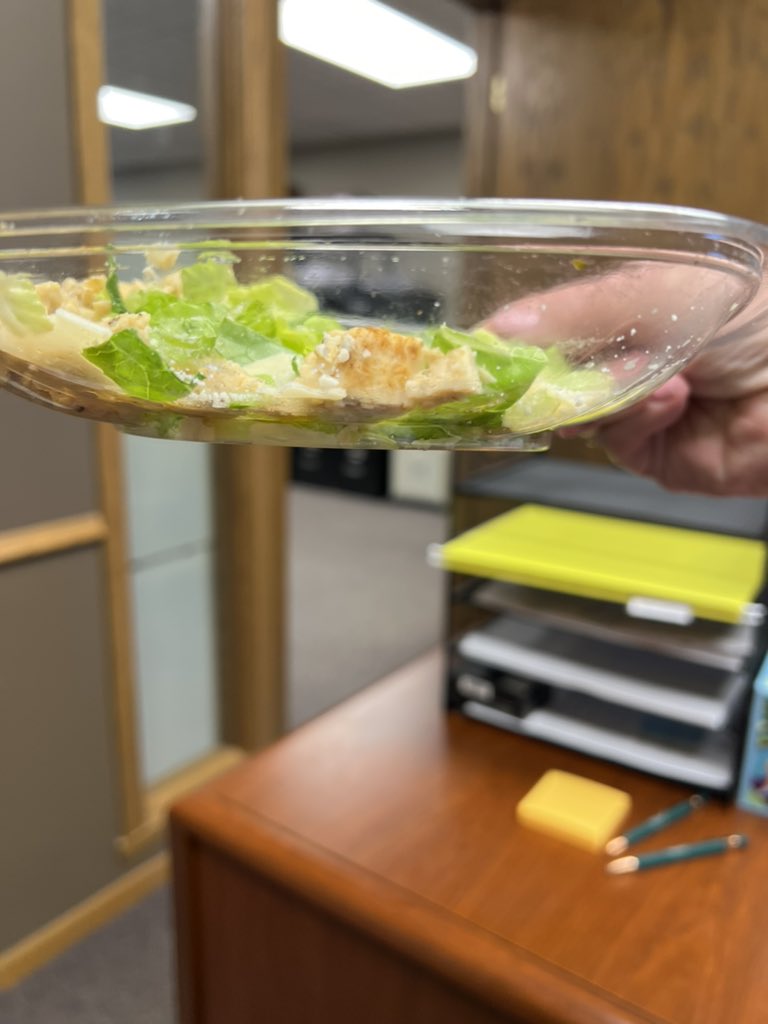 BKlarson69's tweet photo. Not impressed with my $8.80 salad @Wendys https://t.co/xq4SZgdbbe