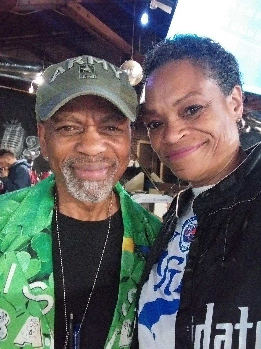 Vandemic3's tweet image. Me and my favorite brother in law. #Bango