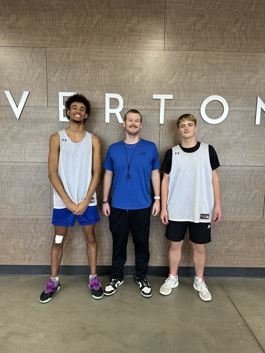 One of today’s stops📍
Riverton (3A🏀 17-6)

The Rams are led by HC Tucker Thompson and will open the first round of the state tournament against Goodland (3A). Riverton is having a great year, we will hear from them tonight <a href="/sportsinkansas/">Sports in Kansas</a> #sportsinkansas