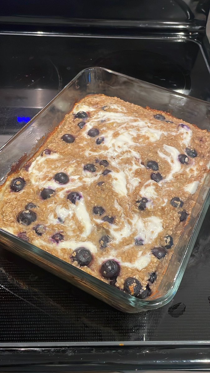RobbyUro2024's tweet photo. … snuck breakfast in there too! Blueberry and banana oat bake!! https://t.co/i0ugOe00DM
