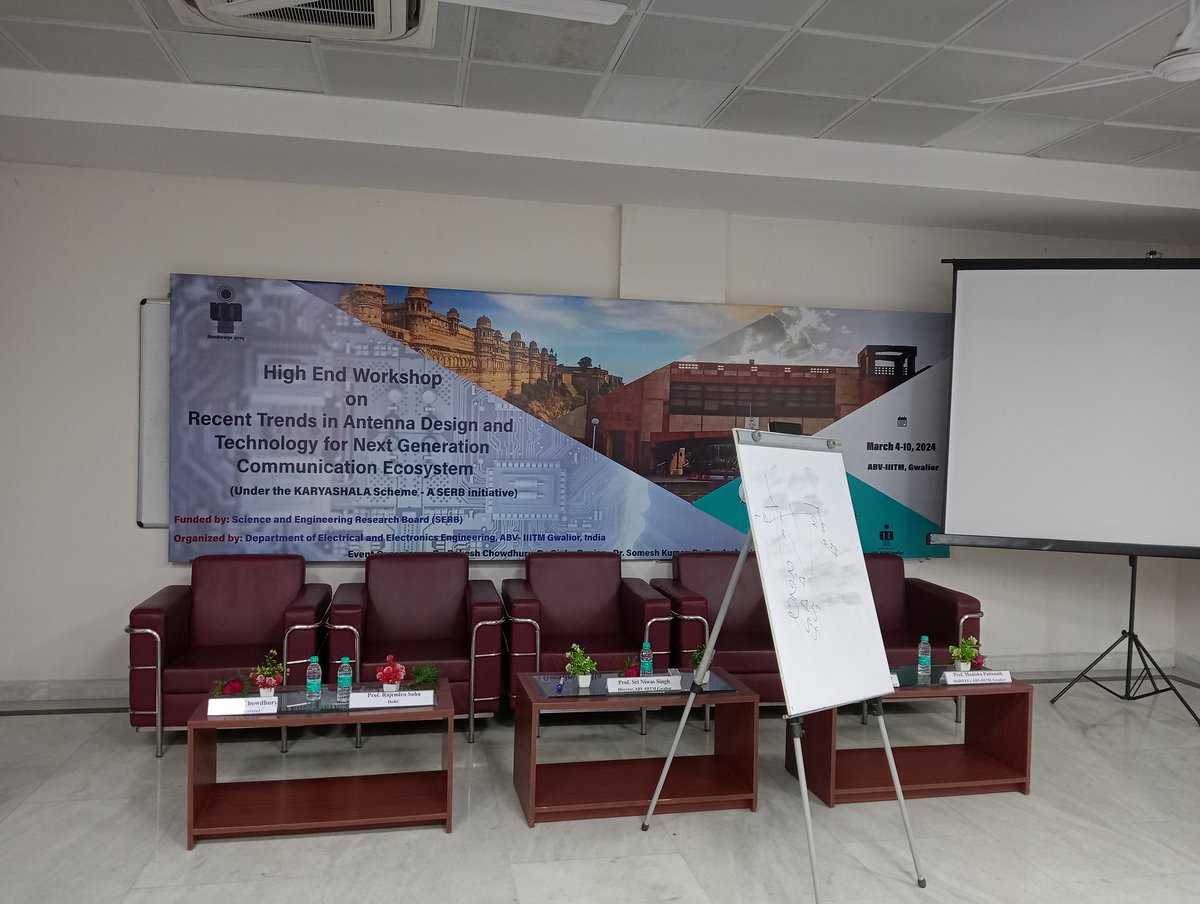 PrashantCoder's tweet image. I am attending a workshop on next generation antenna design.